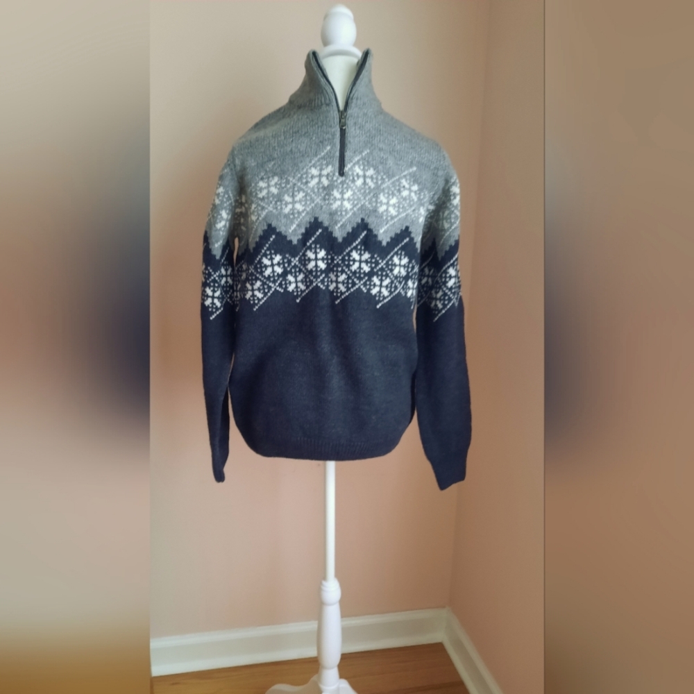Men Dark Gray and Light Gray Sweater with Snowflake Pattern